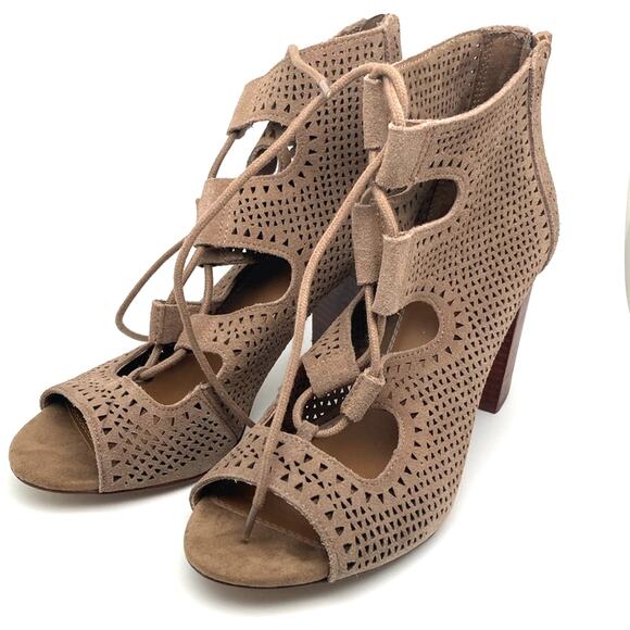Crown Vintage Women's Faux Suede Laser Cut Peep Toe Lace Up Heel Size 7.5 - Picture 1 of 16